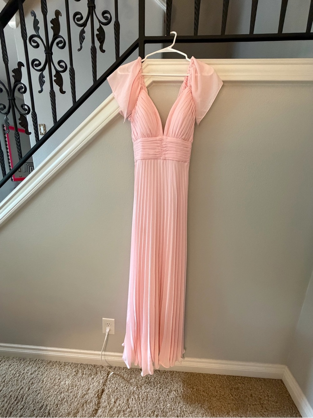 Elegant Pink Pleated V-Neck Maxi Dress Size 8
